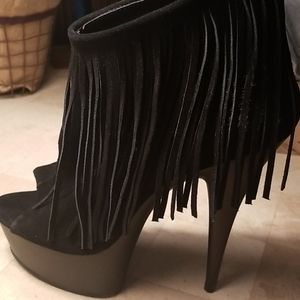 NWOT Size 10 Fringe Boots